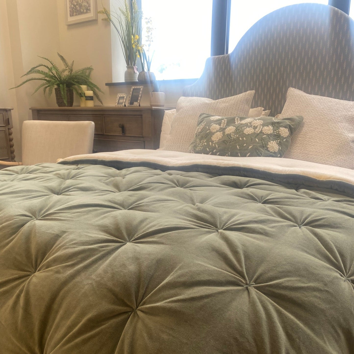 Luxe Velvet Bedspread Green