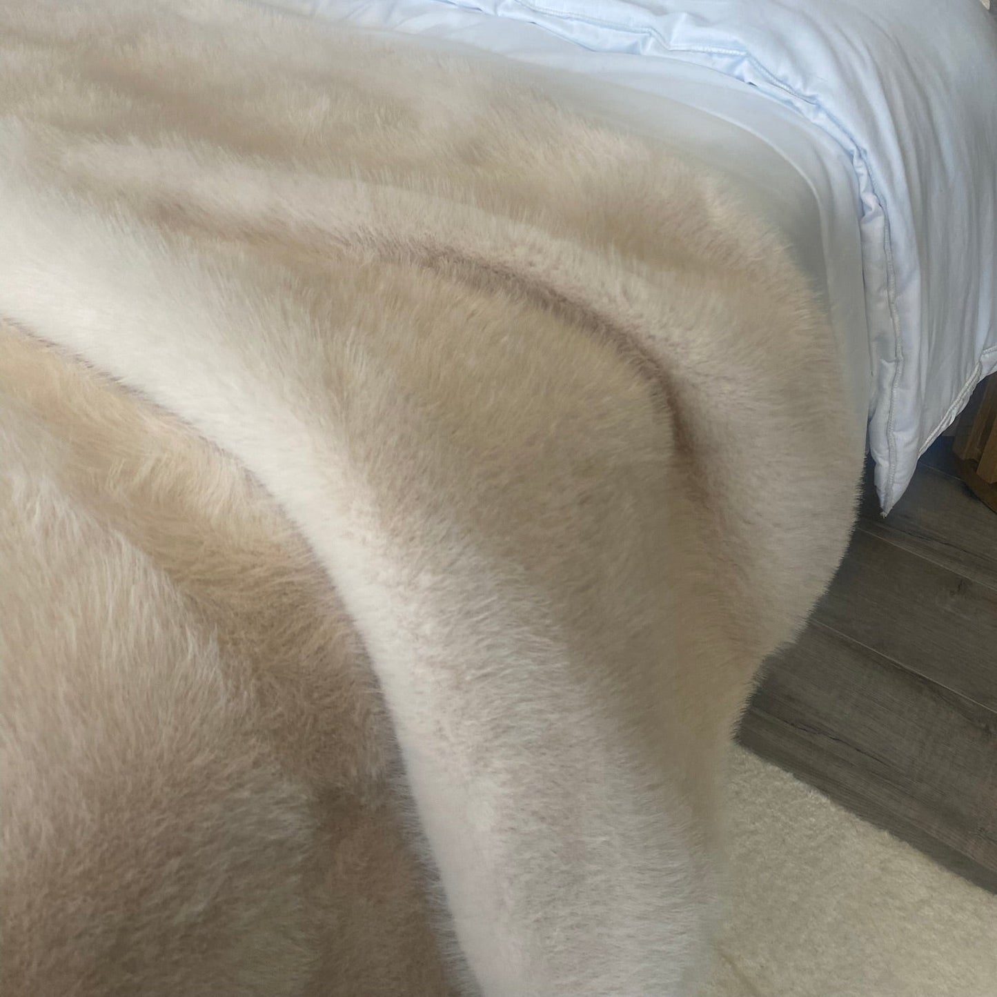 Annie Faux Fur Throw Large