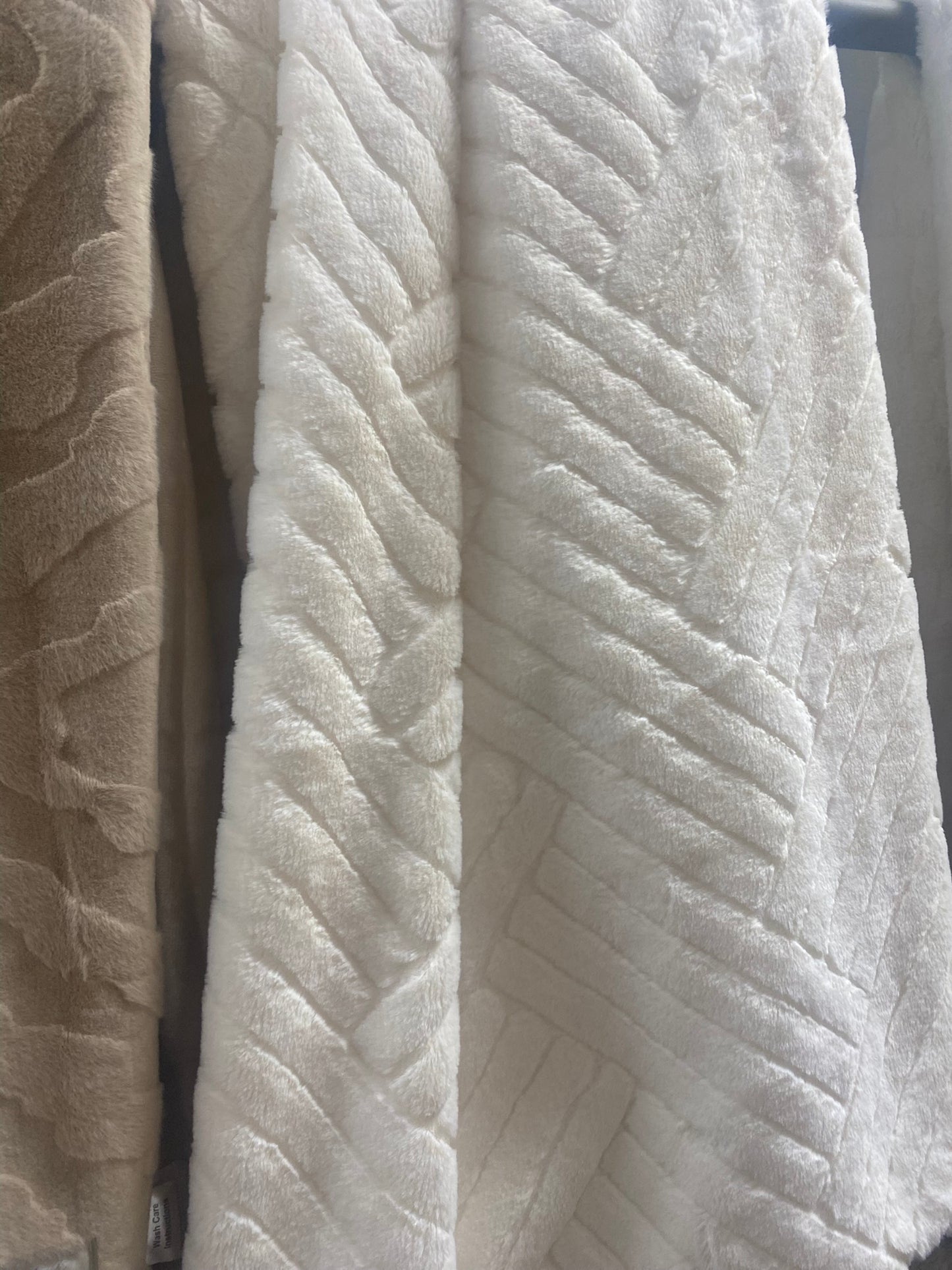 Vie Faux Fur Throw