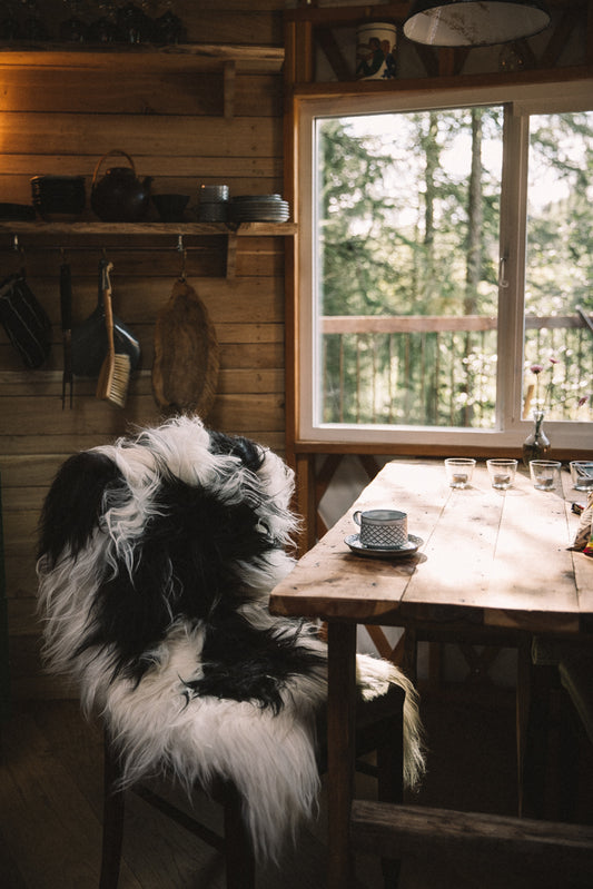Icelandic Sheepskin Rug/Throw Spotted 120+ cm - - NATURES COLLECTION -
