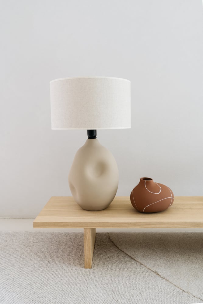 Exclusive table lamp Liz made of earthenware with linen shade