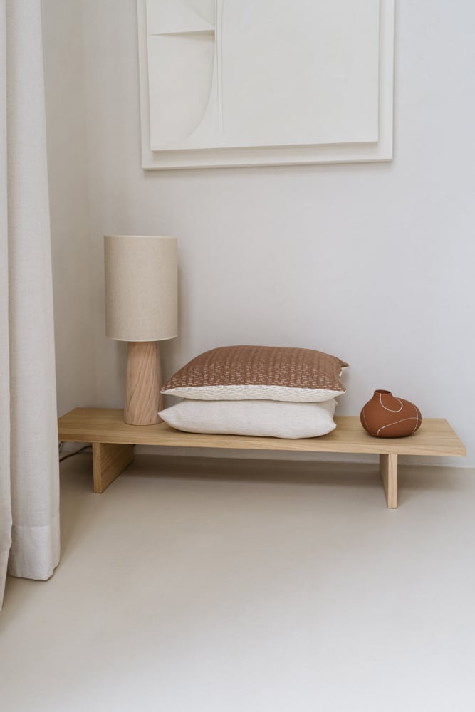 Exclusive table lamp Fay with wooden base and linen shade
