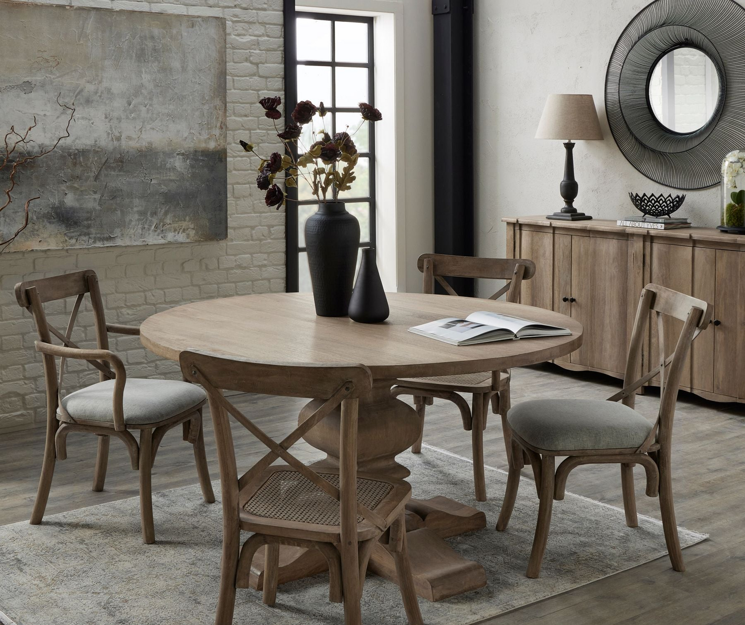 Kitchen & Dining