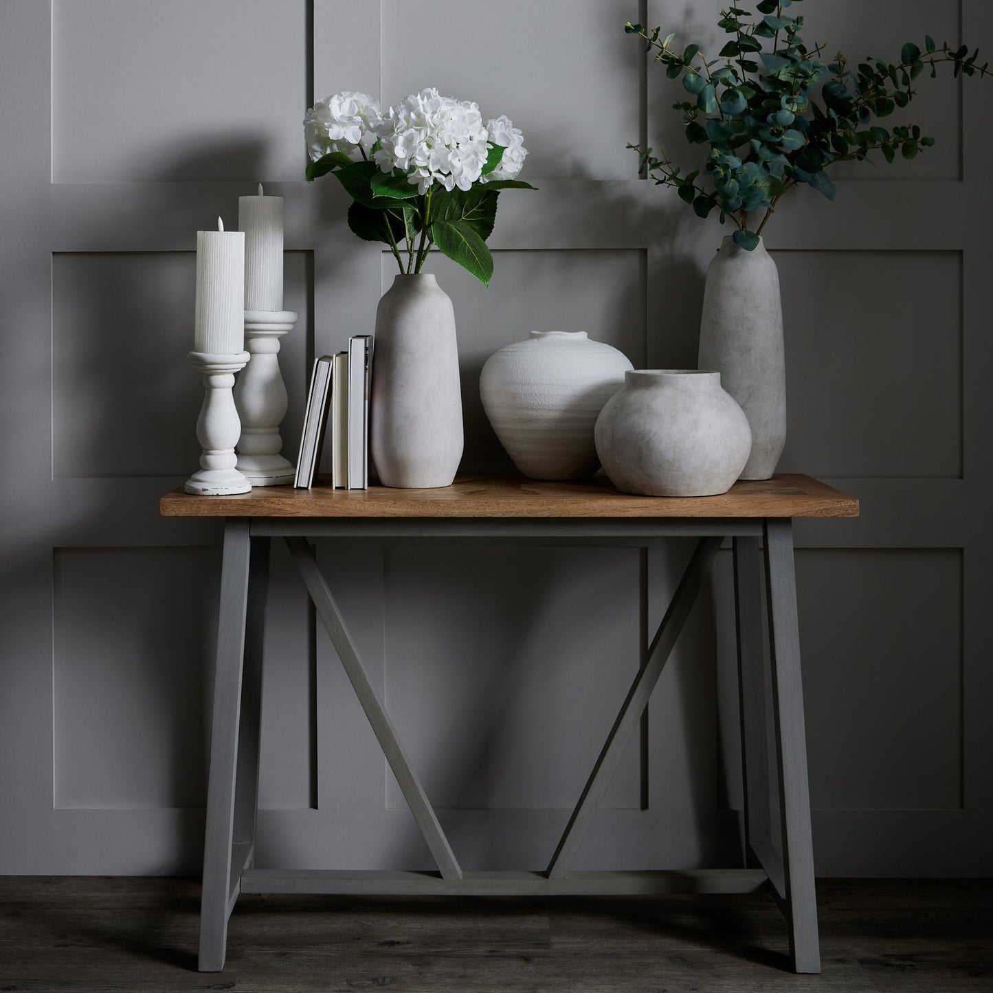 Daphne Stone Planter