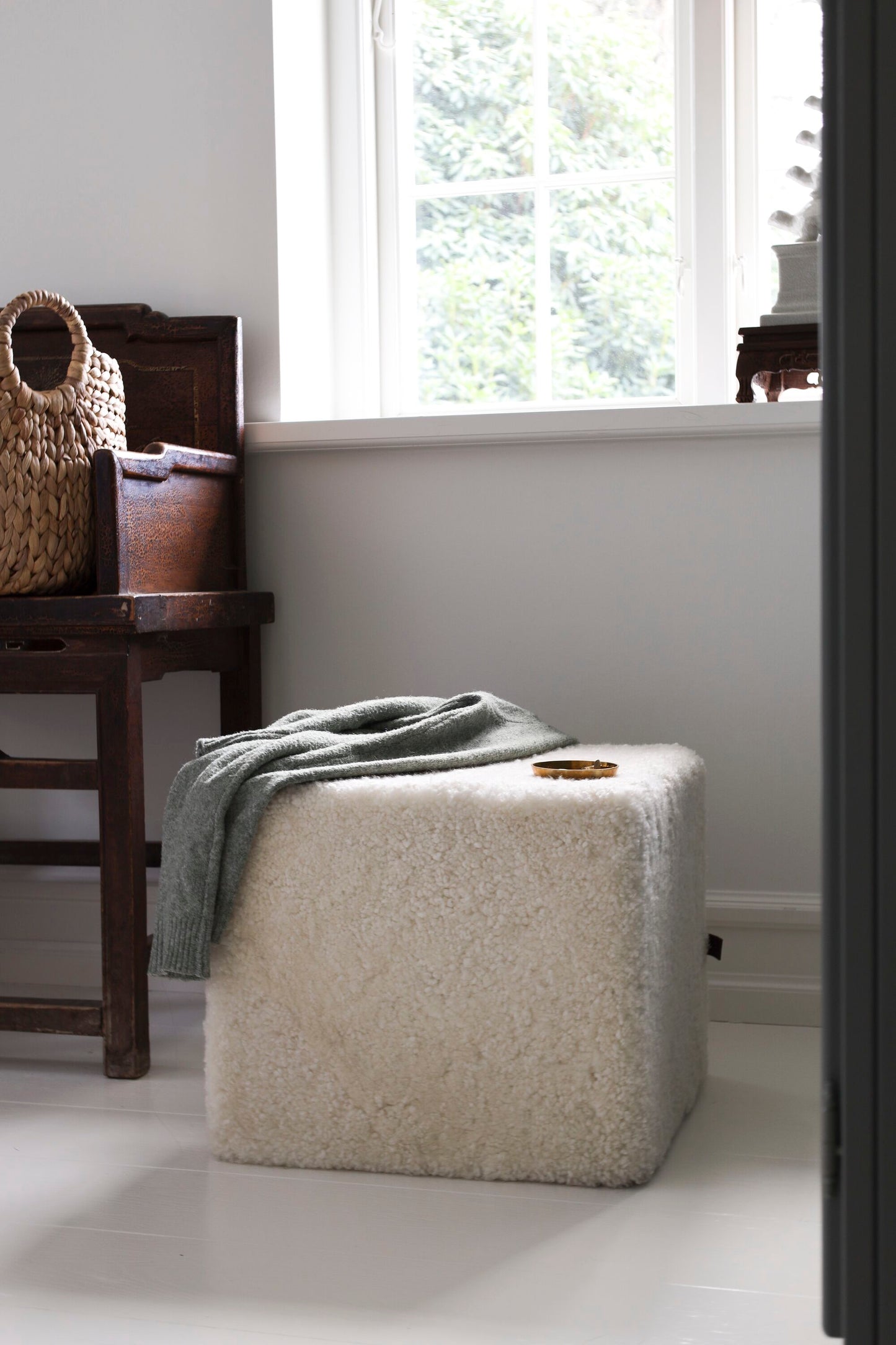 Curly Sheepskin Pouf Cuboid Pearl