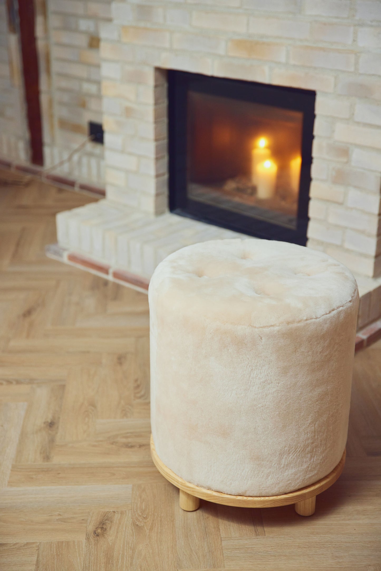 Simon Stool/Pouf Moccasin Natural Oak Legs