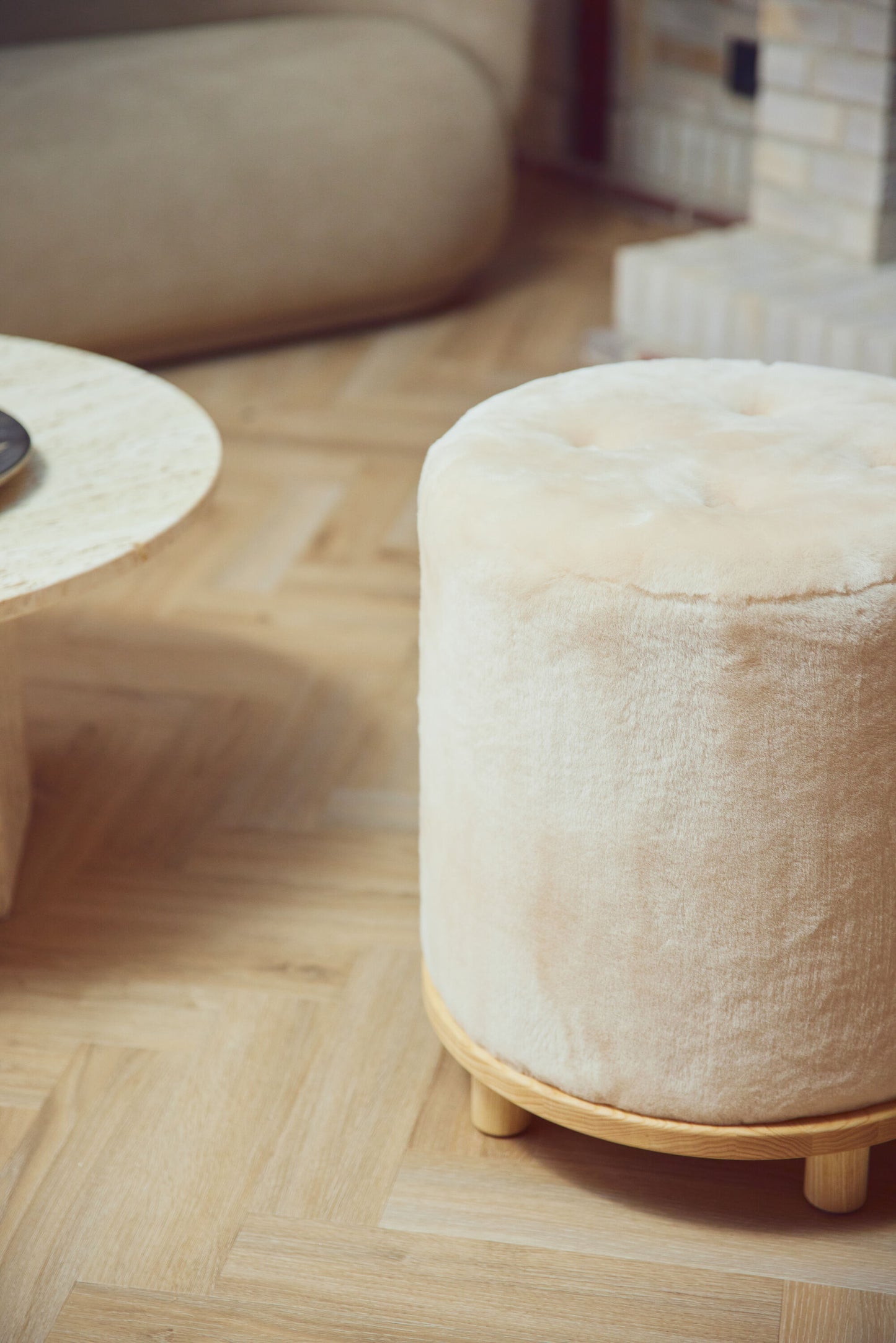 Simon Stool/Pouf Moccasin Natural Oak Legs
