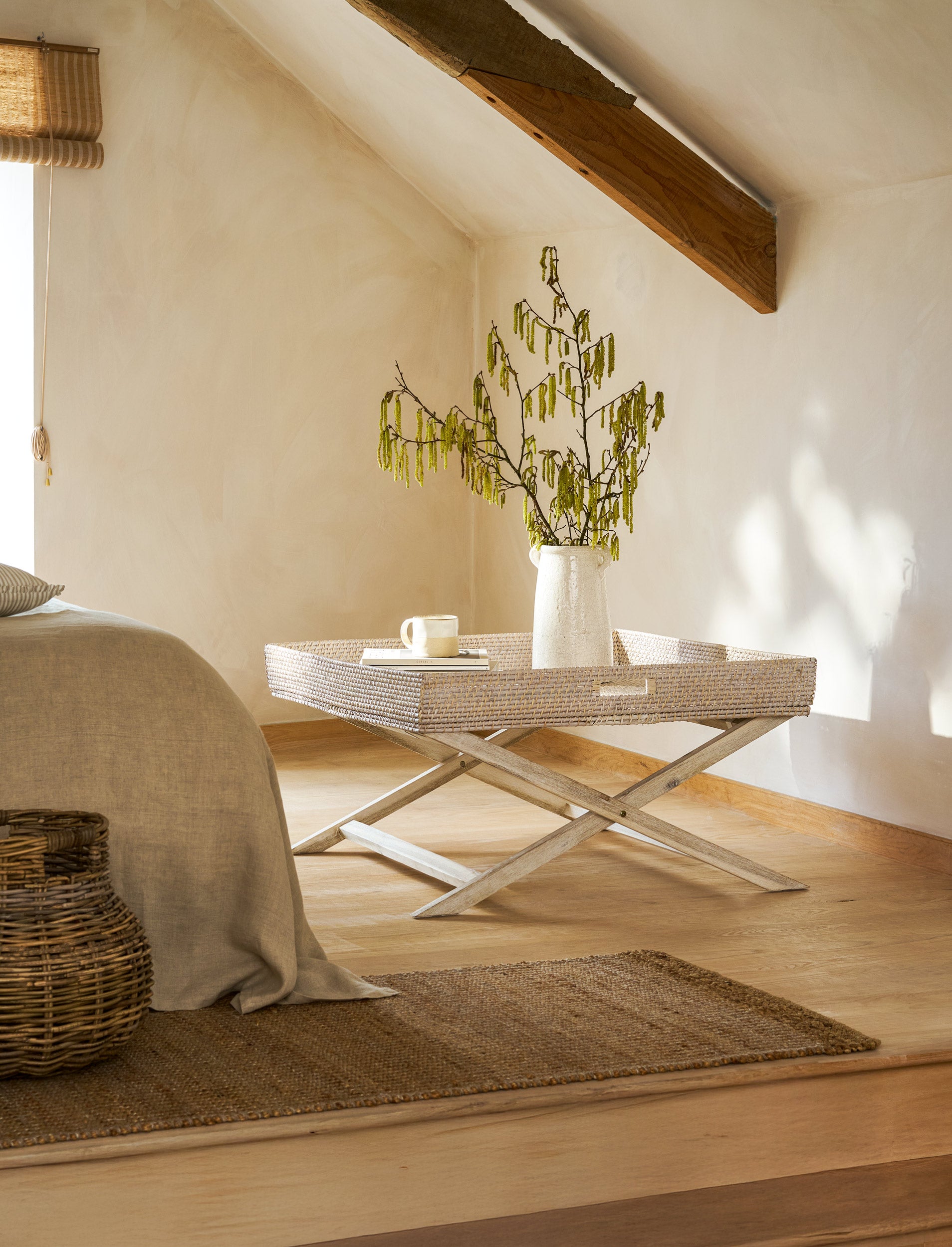 Wittering Rattan Coffee Tray Table with Stand Square - Coffee & Side Tables - Garden Trading -