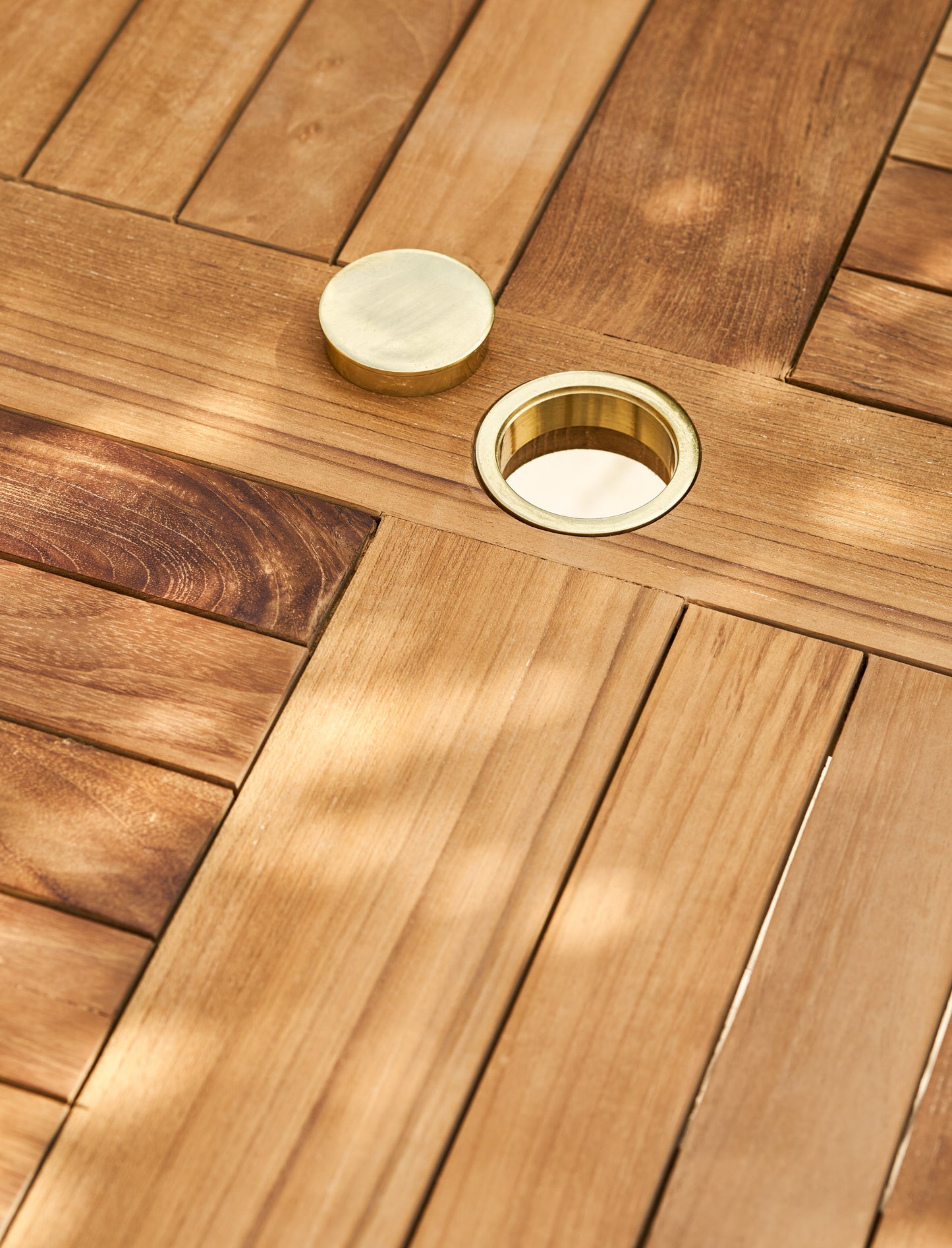 Churn Teak Round Table 100cm